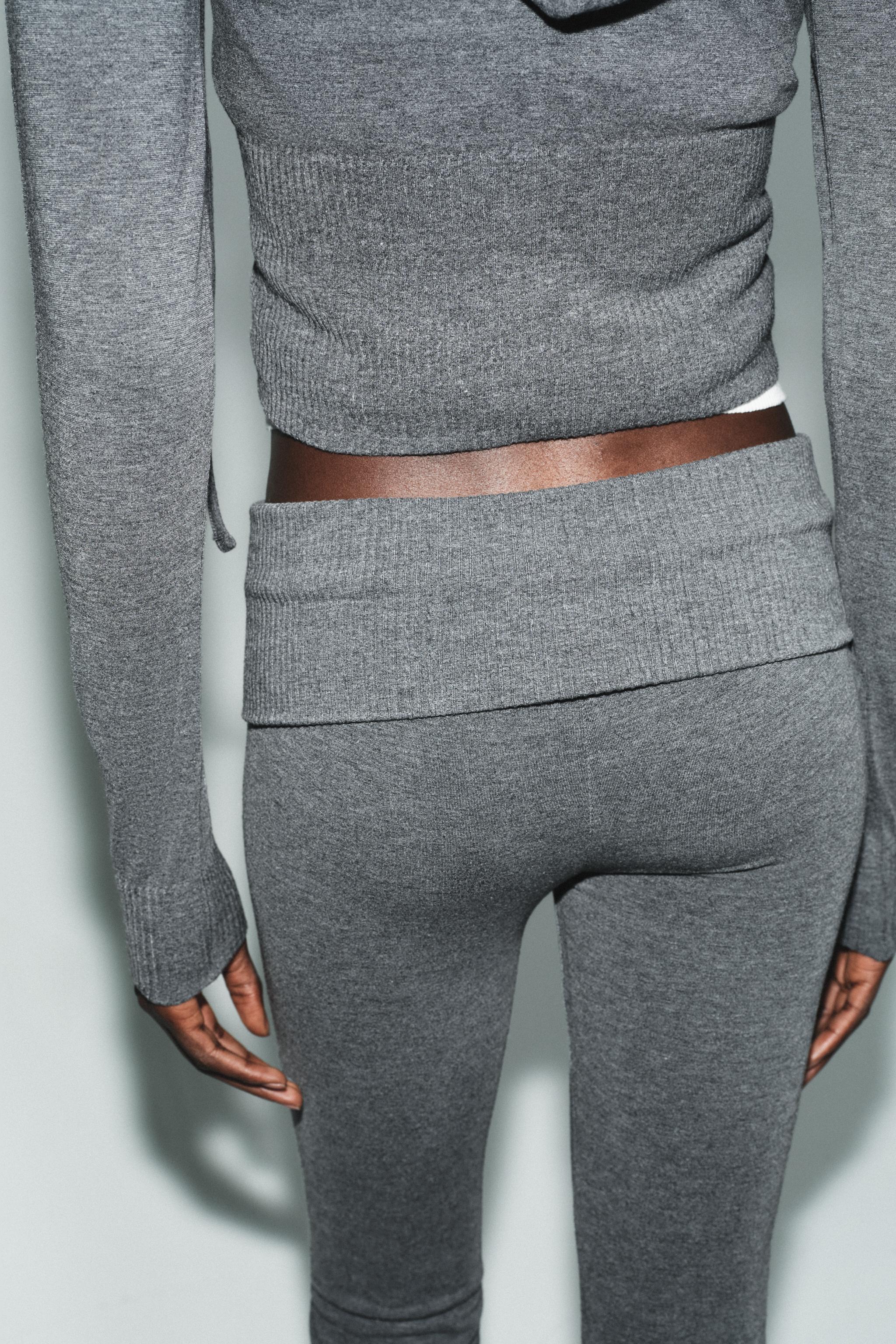 SEAMLESS FLARE PANTS